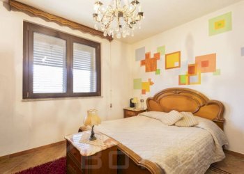 Camera da letto - Villa via della Ciocca 94, Borgomanero - foto 11