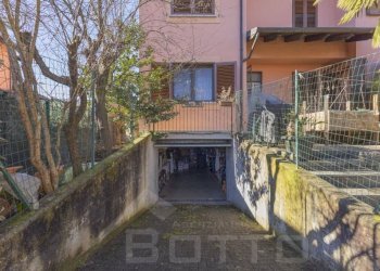 Cortile interno - Villa via della Ciocca 94, Borgomanero - foto 20
