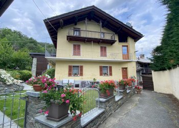 Townhouse Frazione Ville 70, Challand-Saint-Victor - photo 1