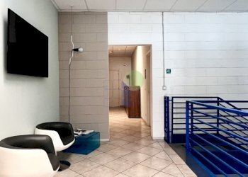 ingresso agli uffici - Commercial Premises Via Cimarosa 55, Livorno - photo 5