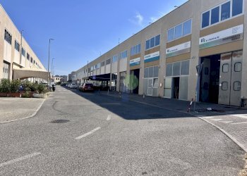 esterno complesso - Commercial Premises Via Cimarosa 55, Livorno - photo 12