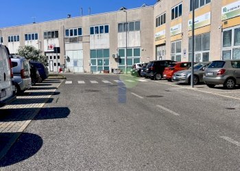 esterno - Commercial Premises Via Cimarosa 55, Livorno - photo 18