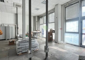 laboratorio - Commercial Premises Via Cimarosa 55, Livorno - photo 26