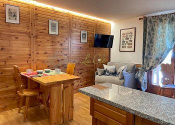AFFITTO VERRAND - SOGGIORNO, ZONA PRANZO E CUCINA - Bilocale Courmayeur - foto 19