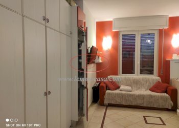 Armadio con letto matrimoniale a scomparsa - One-room apartment Via Diano San Pietro 76, Diano Castello - photo 2