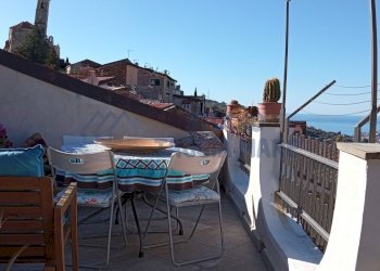 TERRAZZO ALTO CON VISTA 1 - Porzione di casa Via Principe Amedeo, Castellaro - foto 3