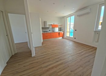 20260529_103746 - Attic Via Lorenzo Pareto 5, Genova (neighborhood Foce) - photo 6