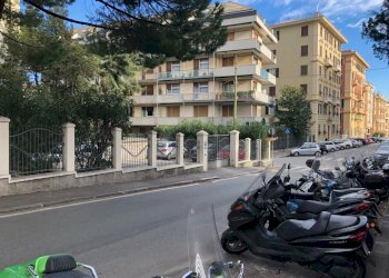 IMG_7447 2.jpeg - Box Via Giorgio Byron 2Rr, Genova (neighborhood Albaro) - photo 2