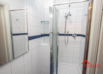 6.1 bagno2.jpg - Appartamento Calata Andalò di Negro 3, Genova - foto 28