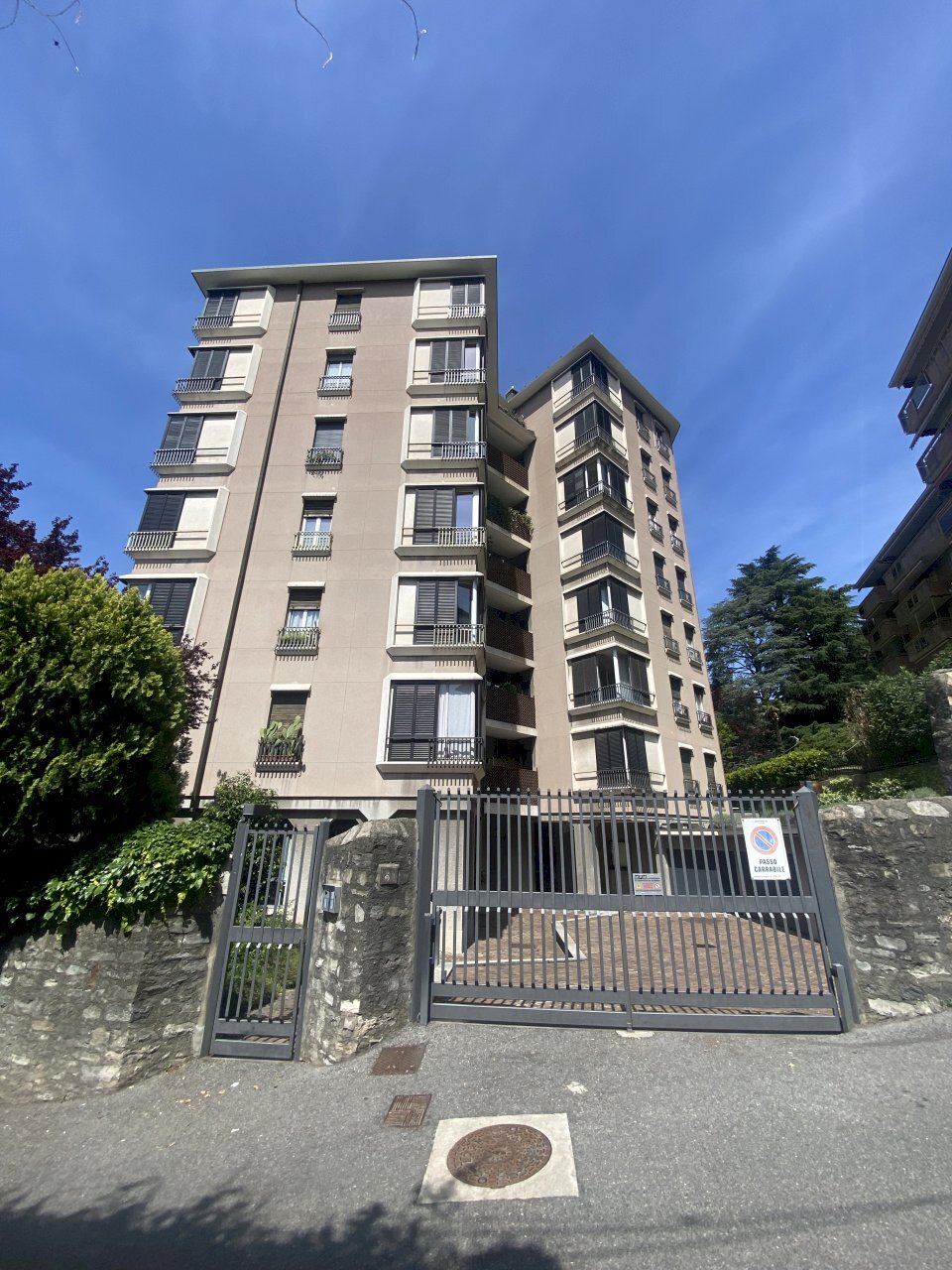 Contesto condominiale - Apartment Via Rezzonico 61, Como - photo 1