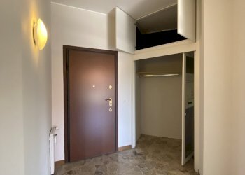 Ingresso con guardaroba - Three-room apartment Via Rezzonico 61, Como - photo 3