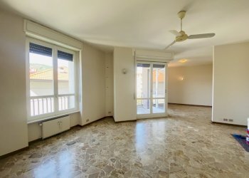 Salotto - Three-room apartment Via Rezzonico 61, Como - photo 5