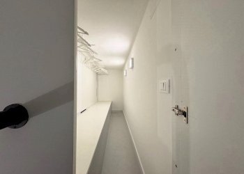 Cabina armadio - One-room apartment Via Giovanni Pacini 57, Milano (neighborhood Lambrate) - photo 21