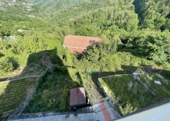 TERRENO UNA PARTE POTREBBE ESSERE PERTINENZIALE - Apartment Frazione Pannesi 58, Lumarzo - photo 18