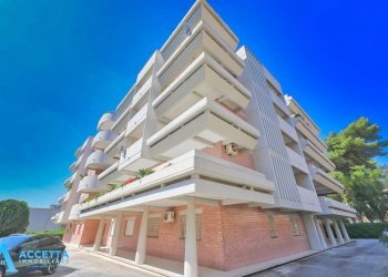 Facciata - Appartamento Via Galera Montefusco 11, Taranto - foto 1