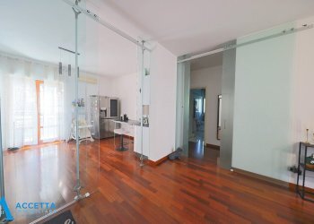 Salone - Appartamento Via Galera Montefusco 11, Taranto - foto 7
