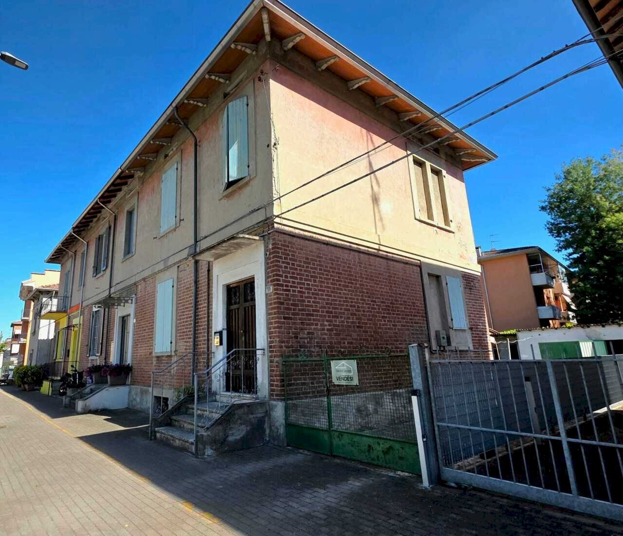 WhatsApp Image 2026-06-03 at 16.47.31 - Townhouse Viale C. Battisti 13, San Secondo Parmense - photo 1
