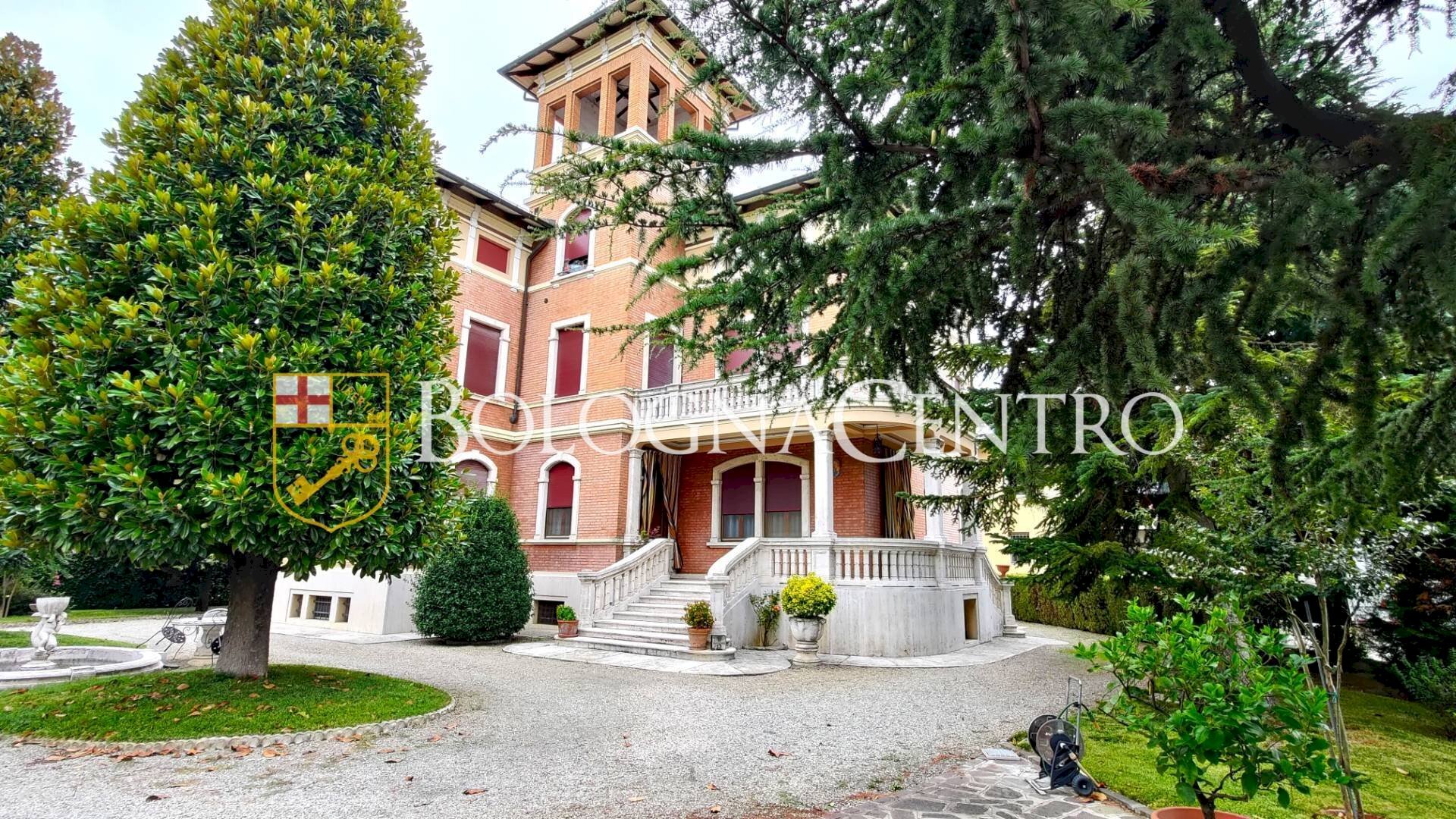Three-family Villa Spilamberto - photo 1