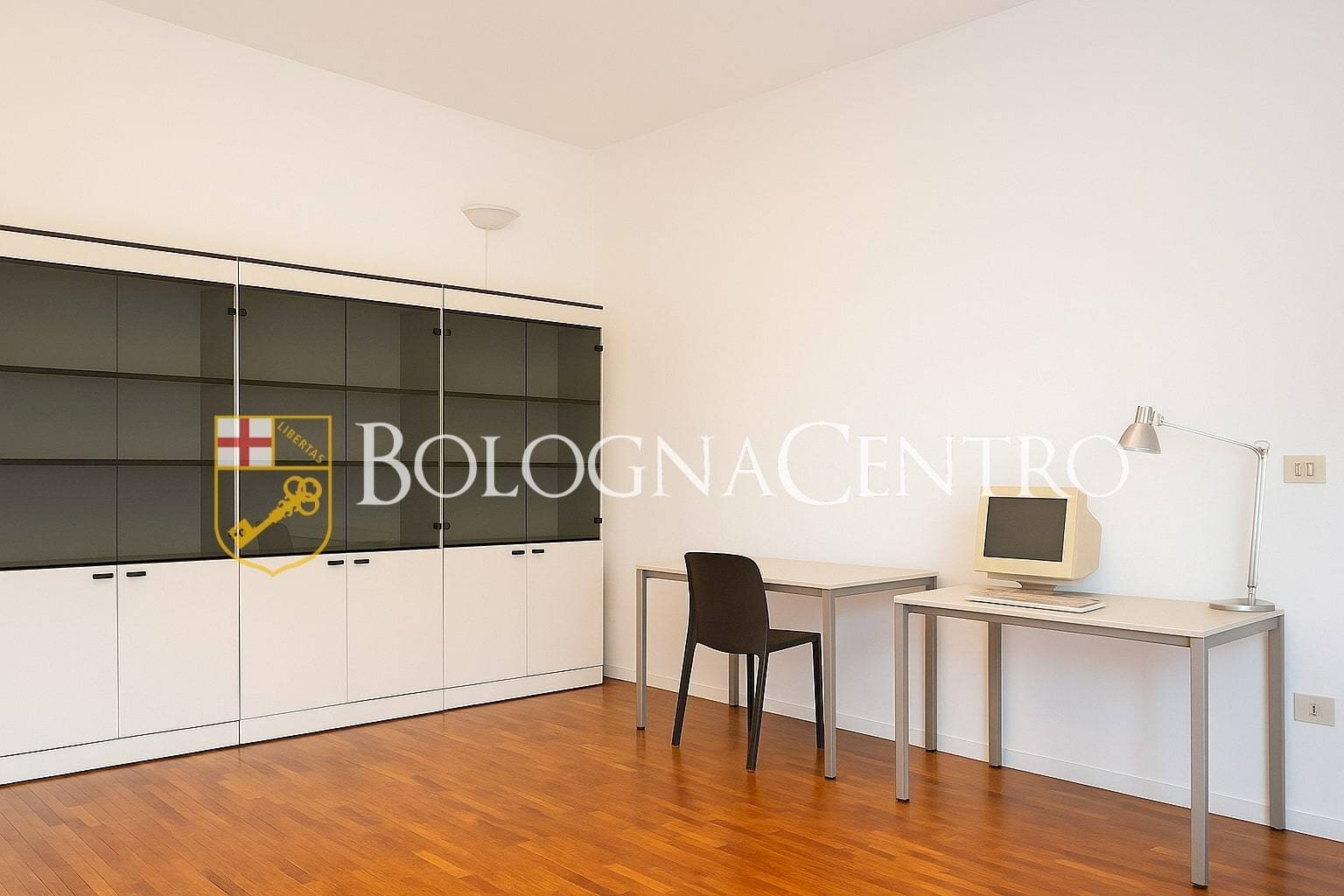 Four-room apartment Bologna (neighborhood Centro Storico) - photo 2