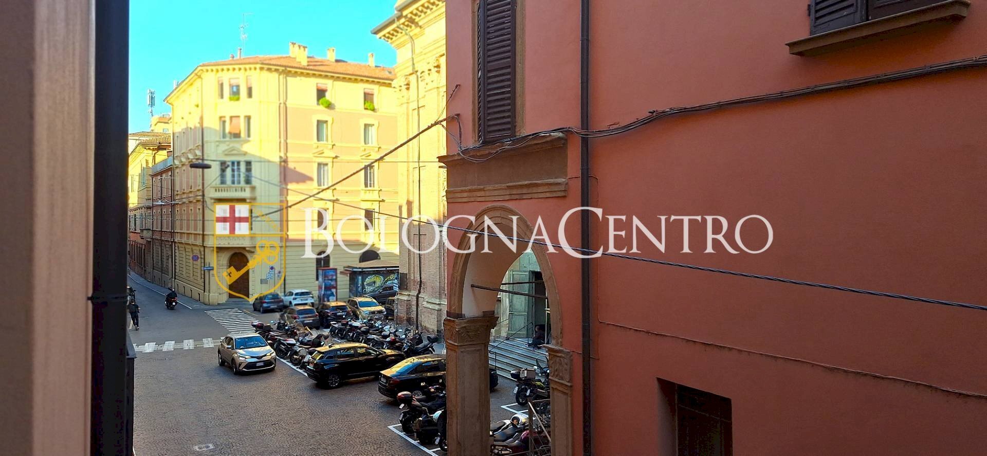 Four-room apartment Bologna (neighborhood Centro Storico) - photo 3