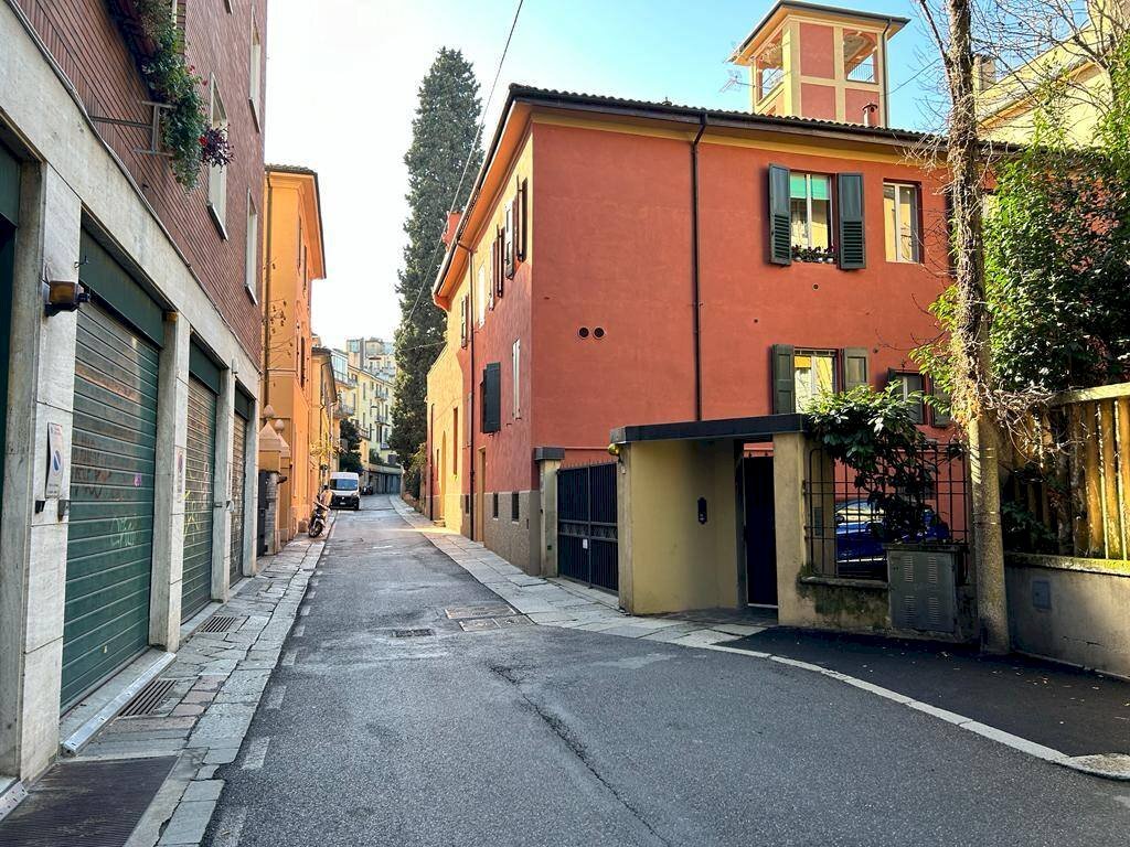 Posto Auto Bologna (zona Santo Stefano) - foto 2