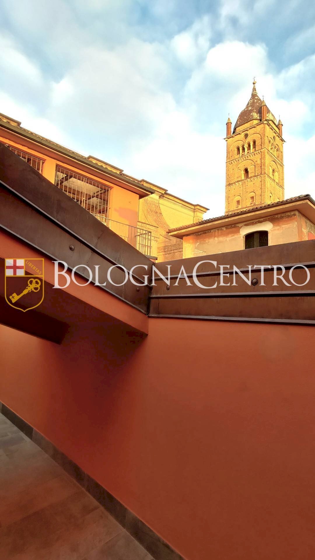 Two-room apartment Bologna (neighborhood Centro Storico) - photo 2
