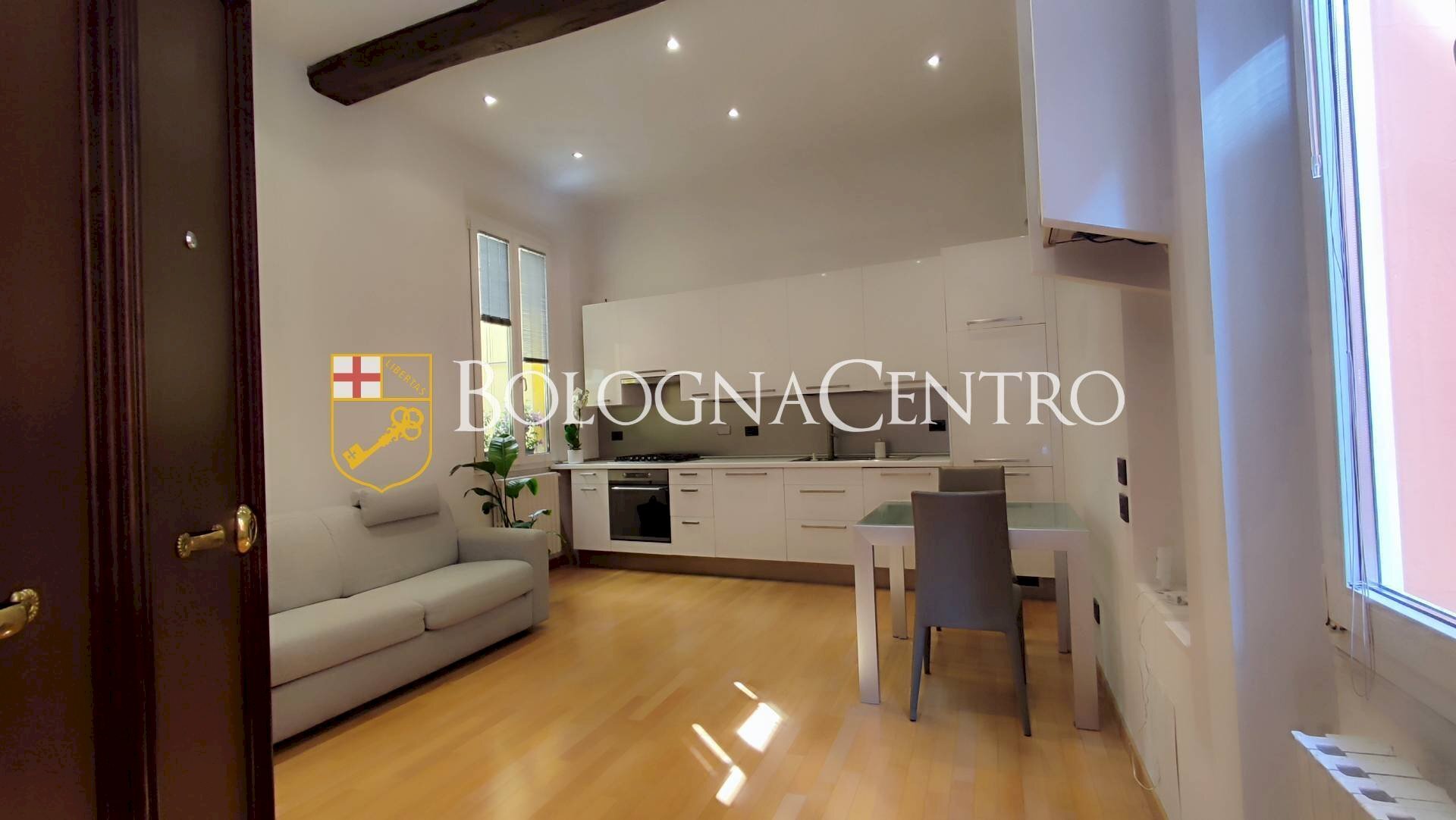Two-room apartment Bologna (neighborhood Centro Storico) - photo 1
