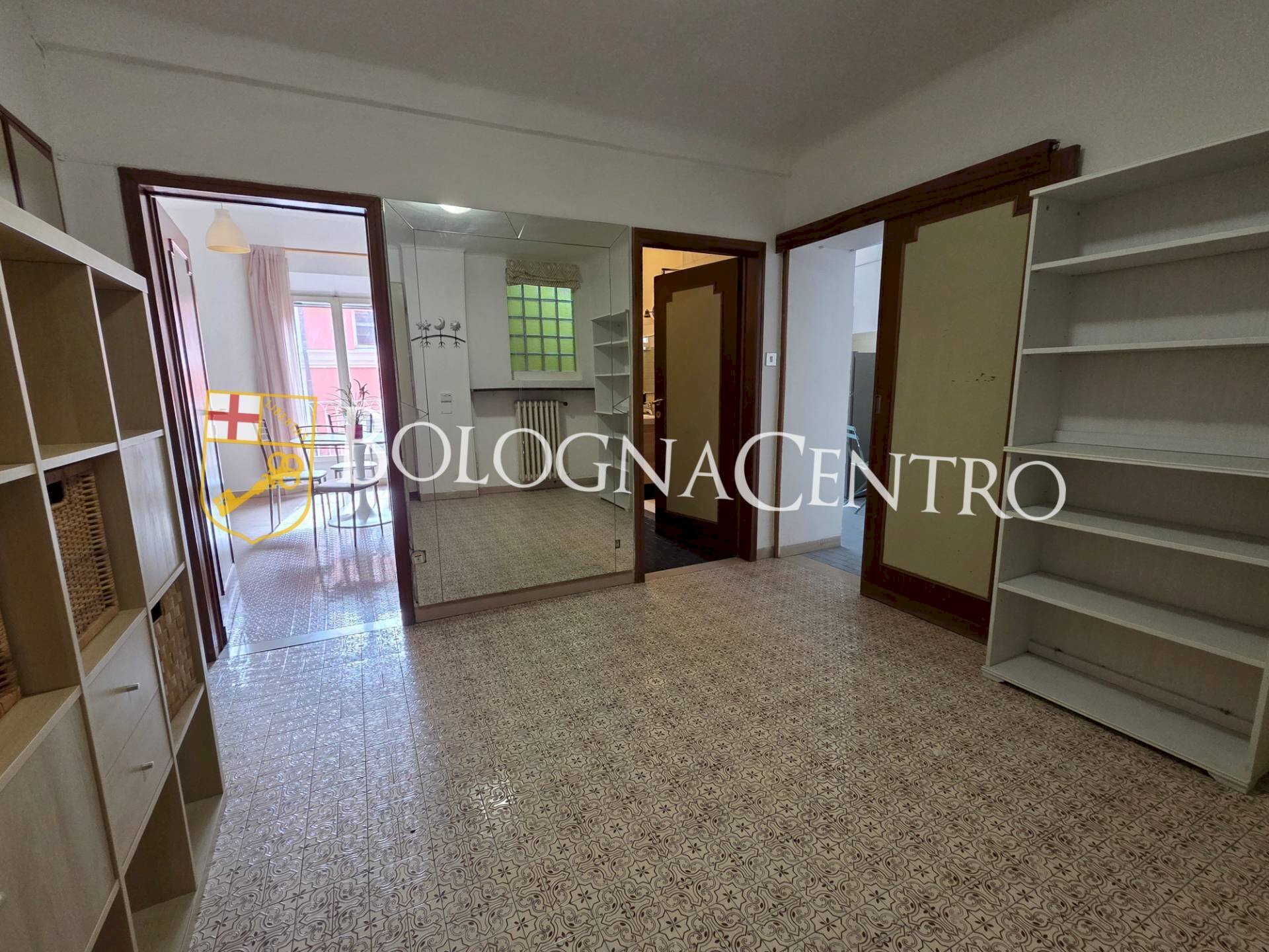 Three-room apartment Bologna (neighborhood Centro Storico) - photo 2