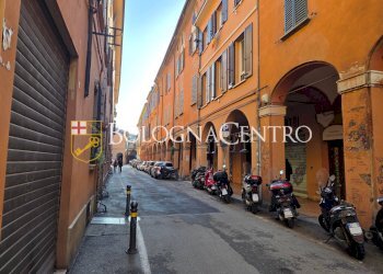 Negozio Bologna (zona Centro Storico) - foto 1
