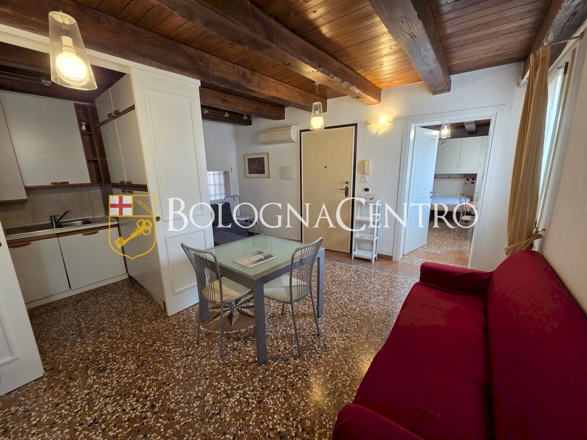 Two-room apartment Bologna (neighborhood Saragozza) - photo 3