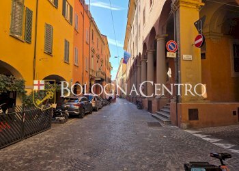 Negozio Bologna (zona Santo Stefano) - foto 1
