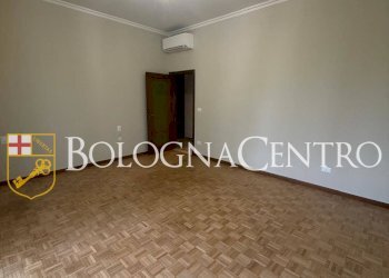 Three-room apartment Bologna (neighborhood Toscana) - photo 8
