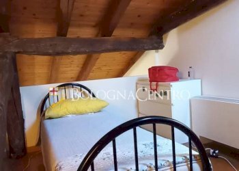 Porzione di casa Bologna (zona Centro Storico) - foto 1