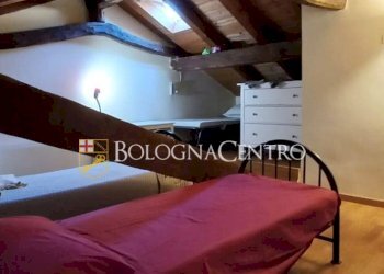 Porzione di casa Bologna (zona Centro Storico) - foto 4