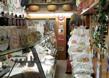 Negozio Bologna (zona Centro Storico) - foto 2