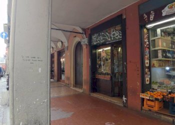 Negozio Bologna (zona Centro Storico) - foto 9