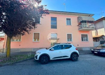 Three-room apartment Via Pasteur, Settimo Torinese - photo 1