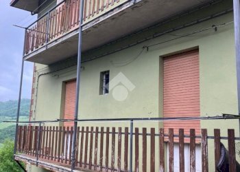 Four-room apartment Via Monte Rocca, Castel d'Aiano - photo 1