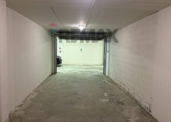 Garage - Parking Via Ninfea, 18
Iseo, Iseo - photo 2
