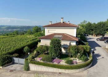 Villa Verduno - foto 1