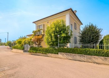 Villa Verduno - foto 2
