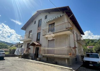 Three-room apartment Via Santa Lucia, Lanzo Torinese - photo 1