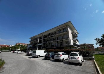 Trilocale Via Nino Berrini, 6, Cuneo (zona Cuneo Nuova) - foto 2