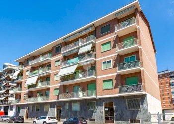 Bilocale Via Bollengo, Torino (zona Rebaudengo) - foto 1