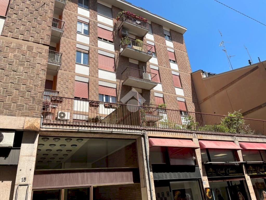 Three-room apartment Via G.B.Borghesi, Parma (neighborhood Centro Storico) - photo 3