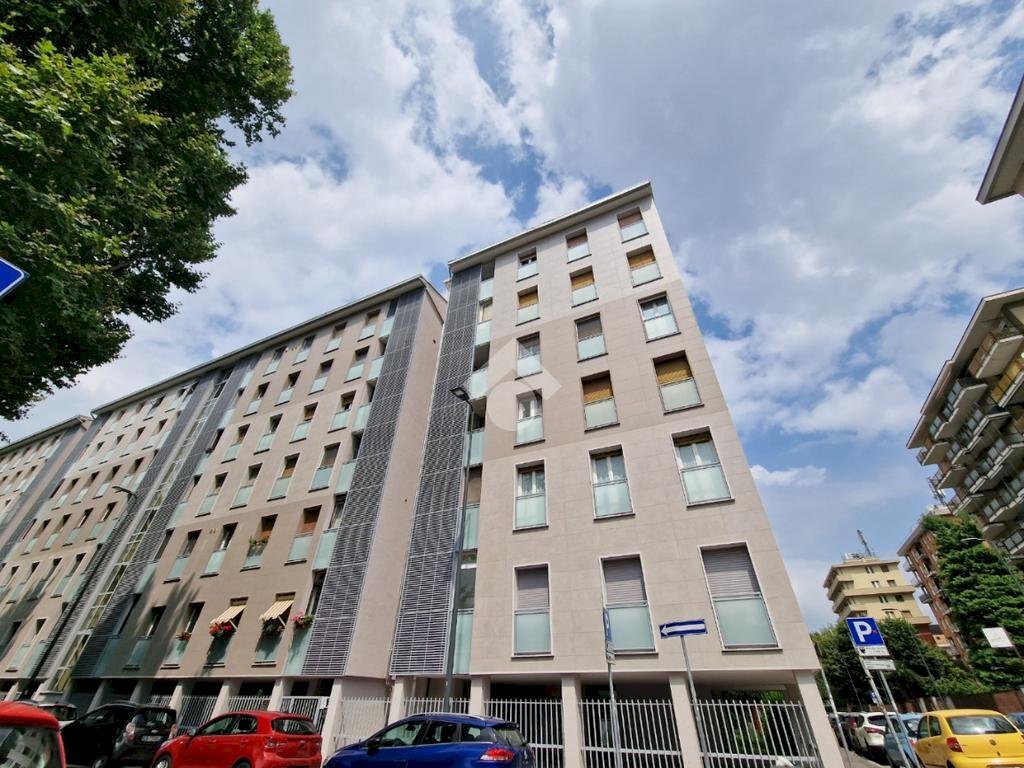Three-room apartment Piazza S. Giovanni Battista alla Creta, Milano (neighborhood Inganni) - photo 2
