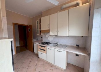 Four-room apartment Via cairoli, Legnano - photo 2