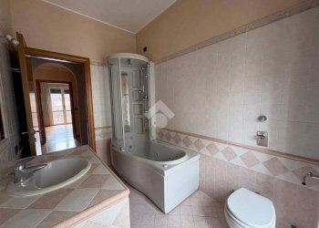 Four-room apartment Via cairoli, Legnano - photo 4