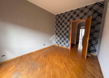 Four-room apartment Via cairoli, Legnano - photo 8