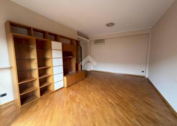 Four-room apartment Via cairoli, Legnano - photo 18